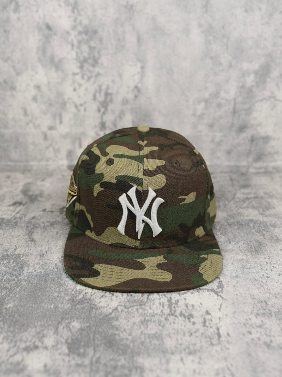 Camouflage NY Fitted